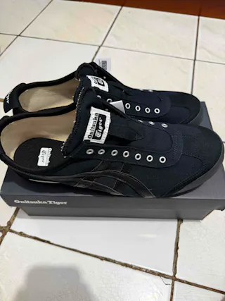Onitsuka Tiger Mexico 66 Slip On 'Black' 1183A360-002 Onitsuka Tiger Mexico 66 Slip On 'Black' 1183A360-002