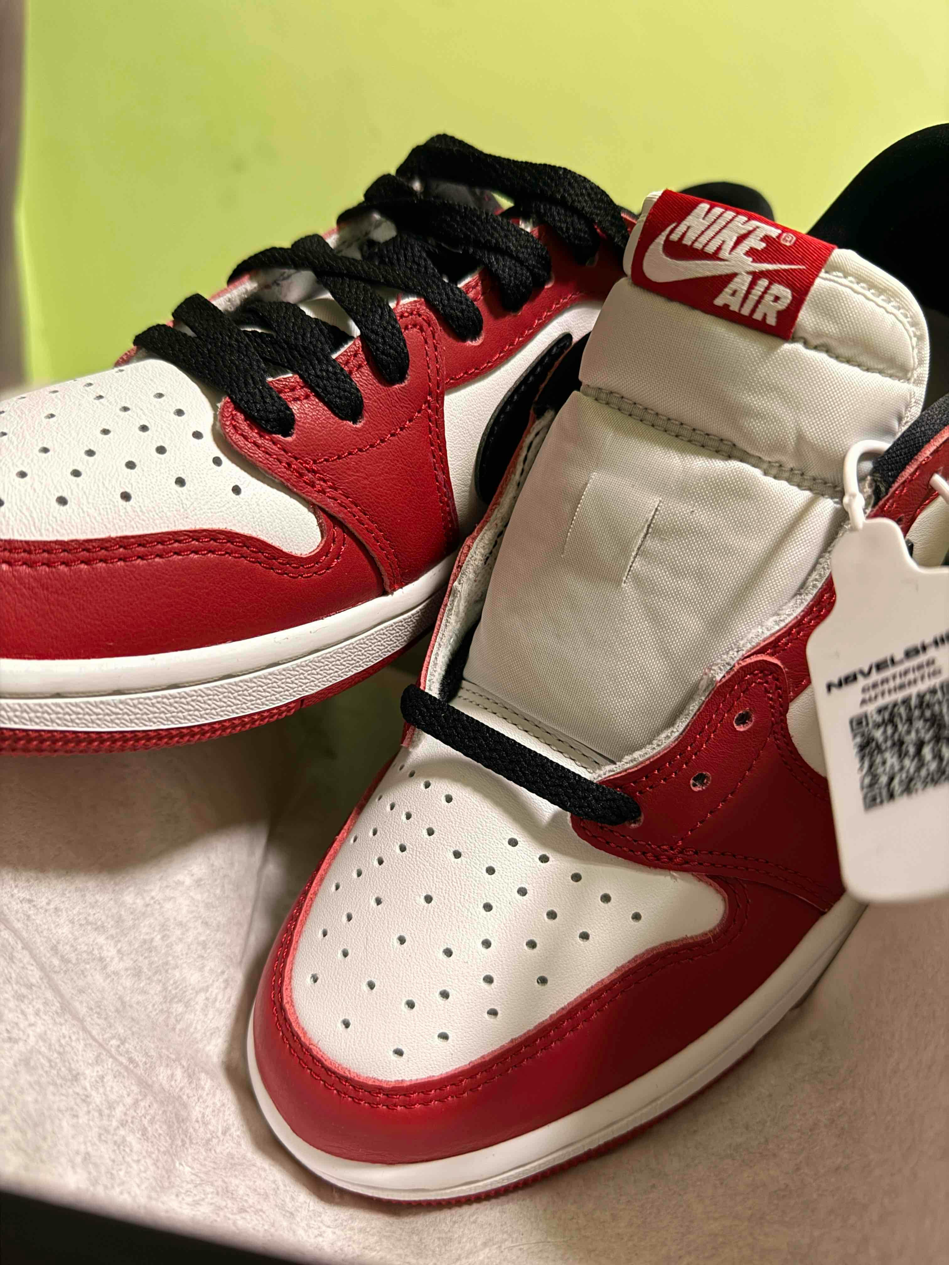 Air Jordan 1 Retro Low OG 2025 'Chicago' HQ6998-600