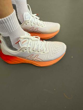 ASICS NovaBlast 4 2E Wide 'White Faded Orange' 1011B694-103