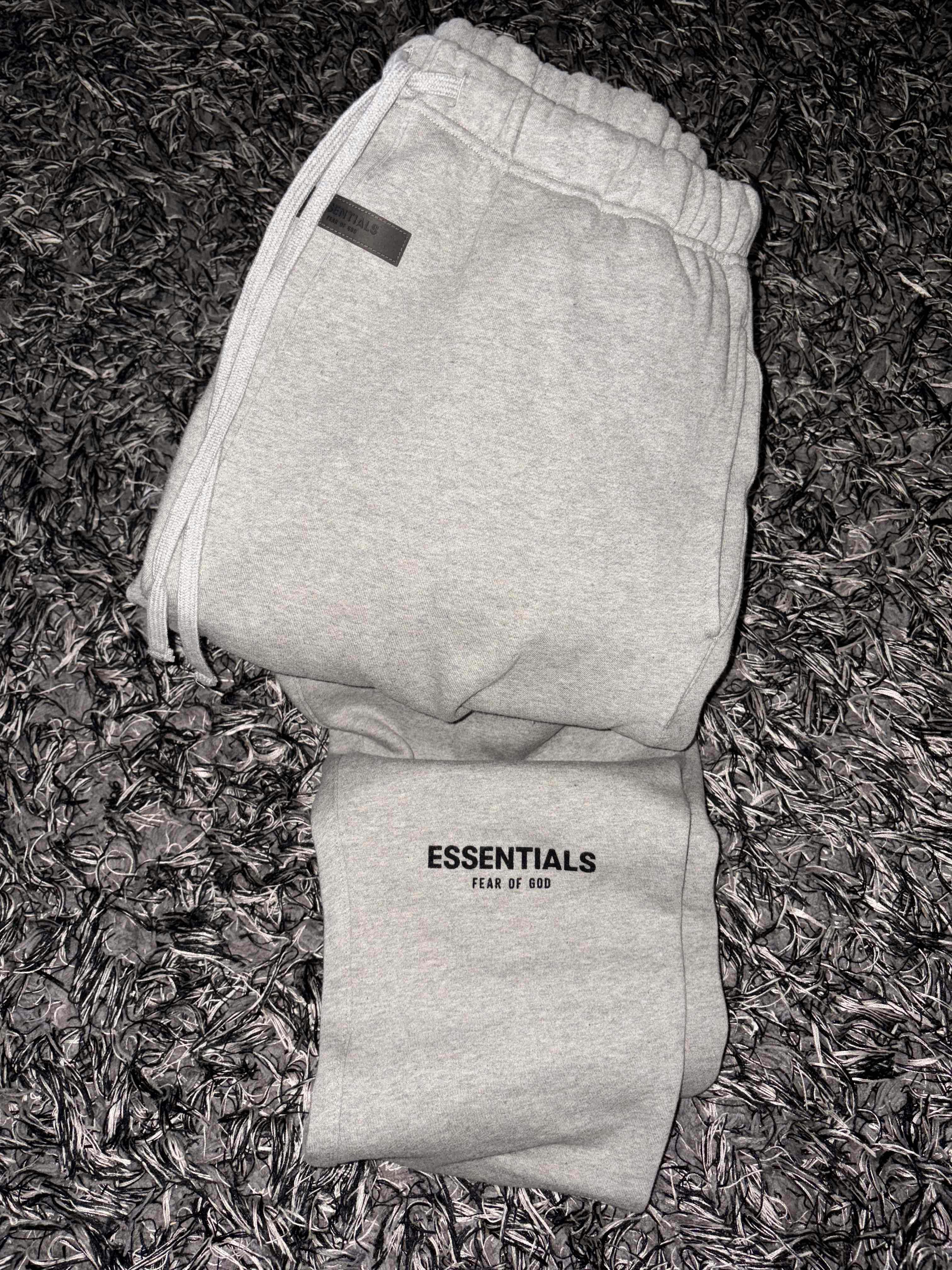 Fear of God Essentials Sweatpants (SS22) Dark Oatmeal Fear of God Essentials Sweatpants (SS22) Dark Oatmeal