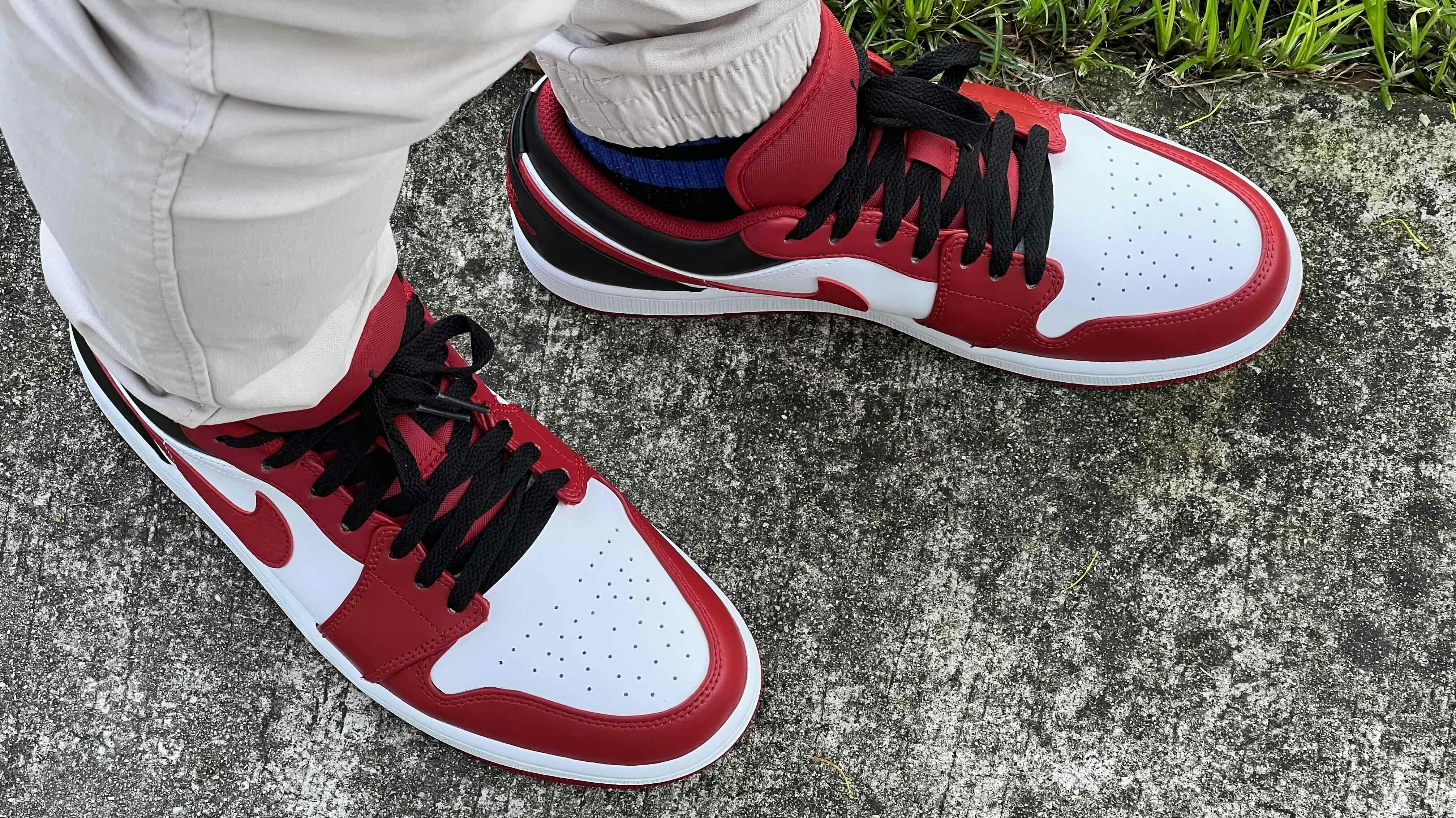 air-jordan-1-low-bulls-553558-163-novelship