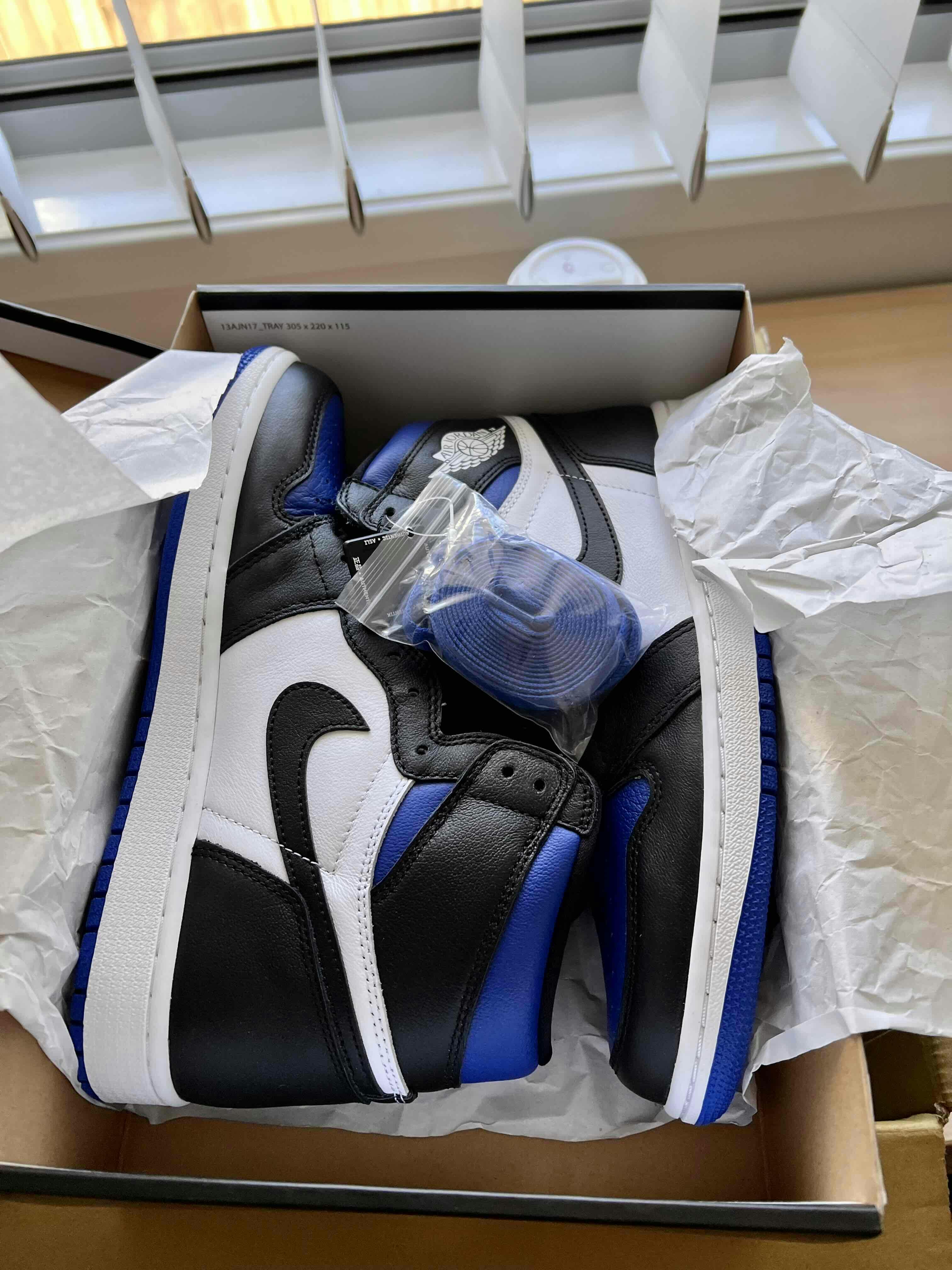 Air Jordan 1 Retro High OG 'Royal Toe' 555088-041