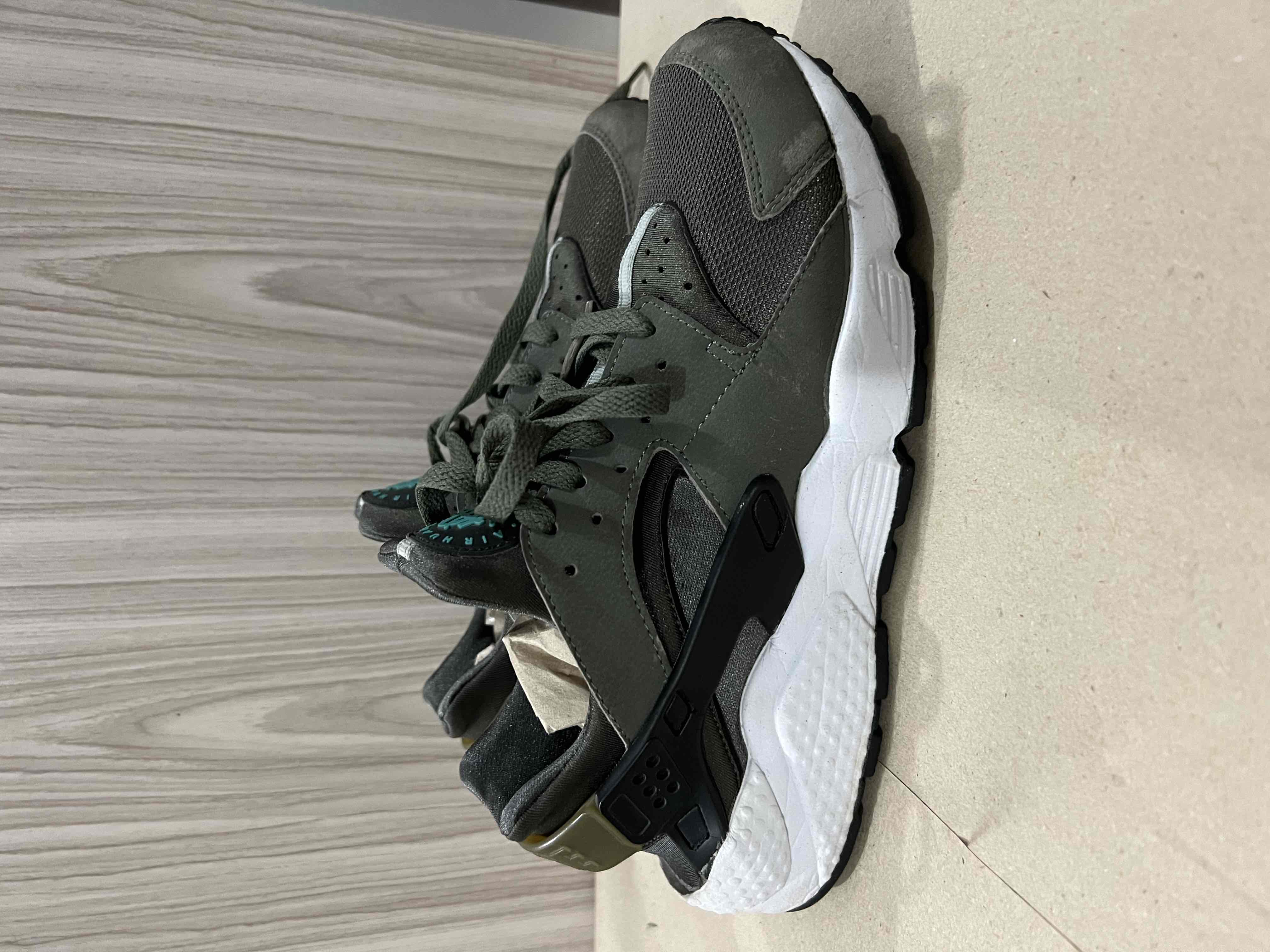 Olive green outlet and white huaraches