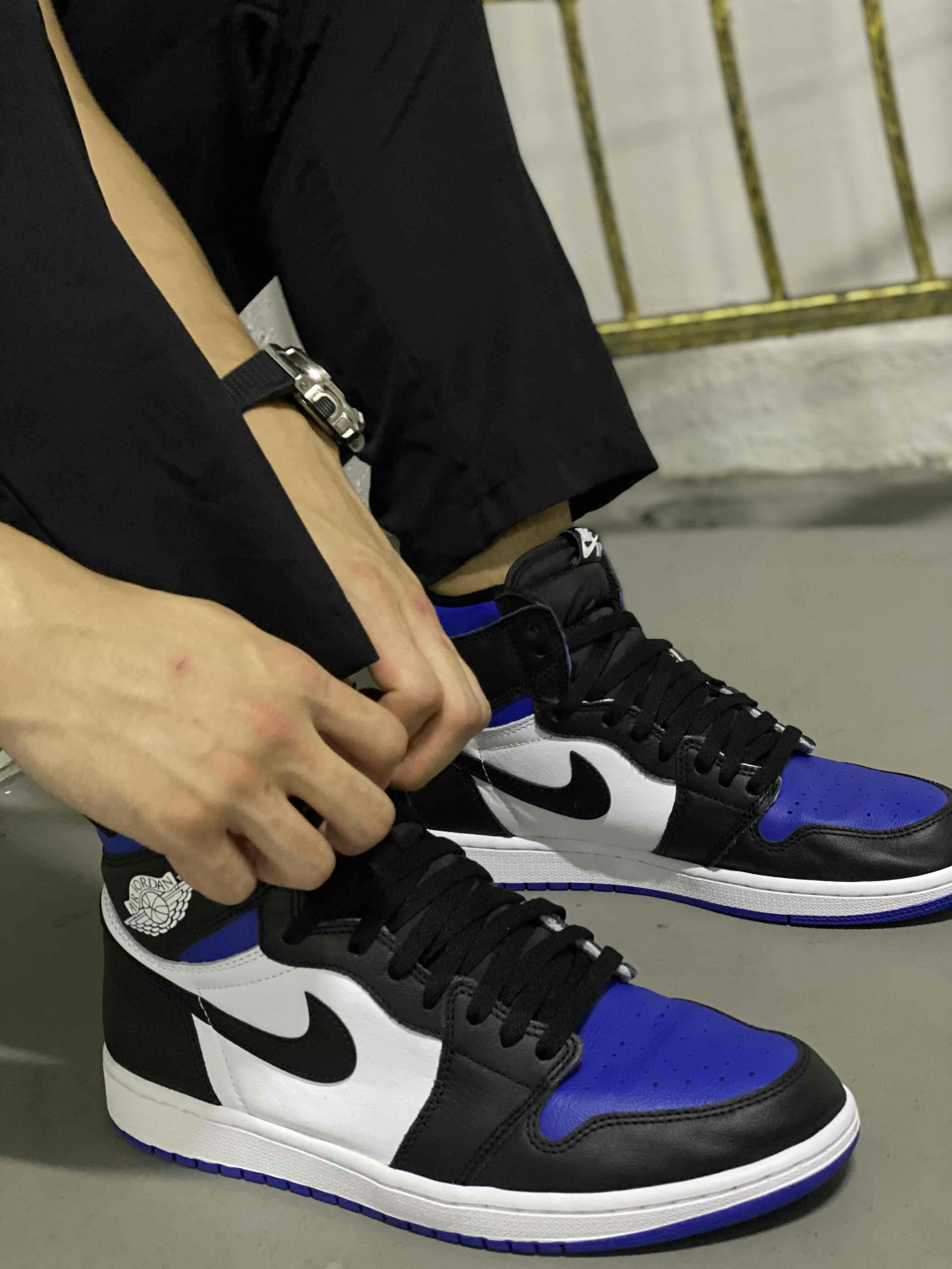 Air Jordan 1 Retro High OG 'Royal Toe' 555088-041