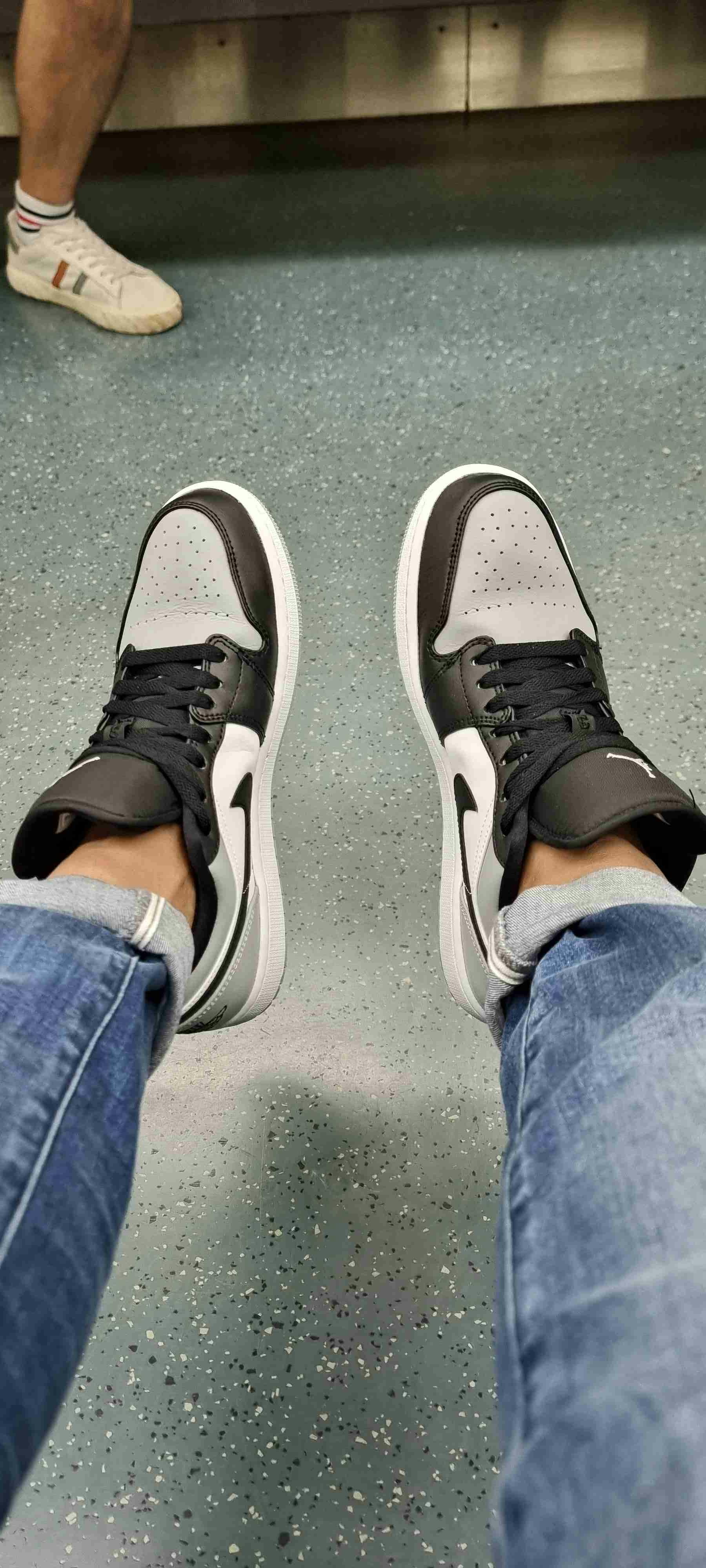 Air Jordan 1 Low 'Shadow Toe' 553558-052