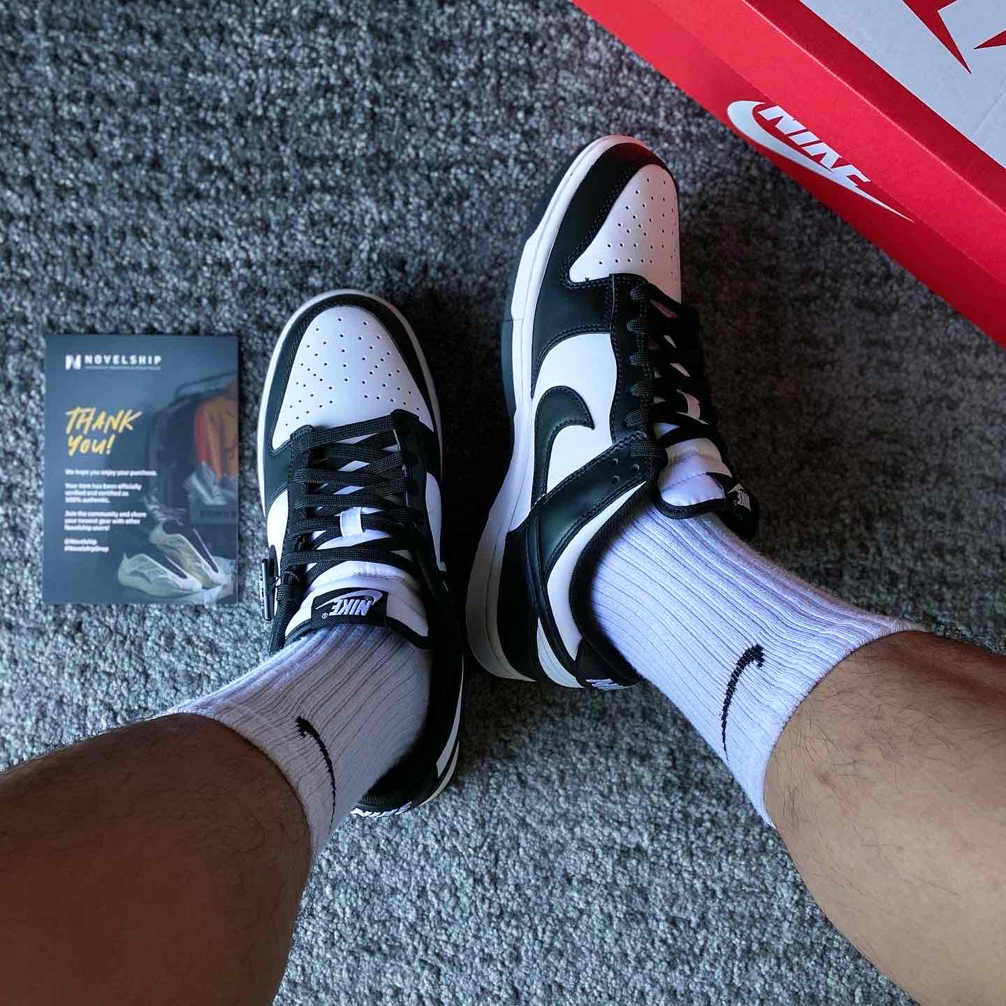 dunk low black white size 11