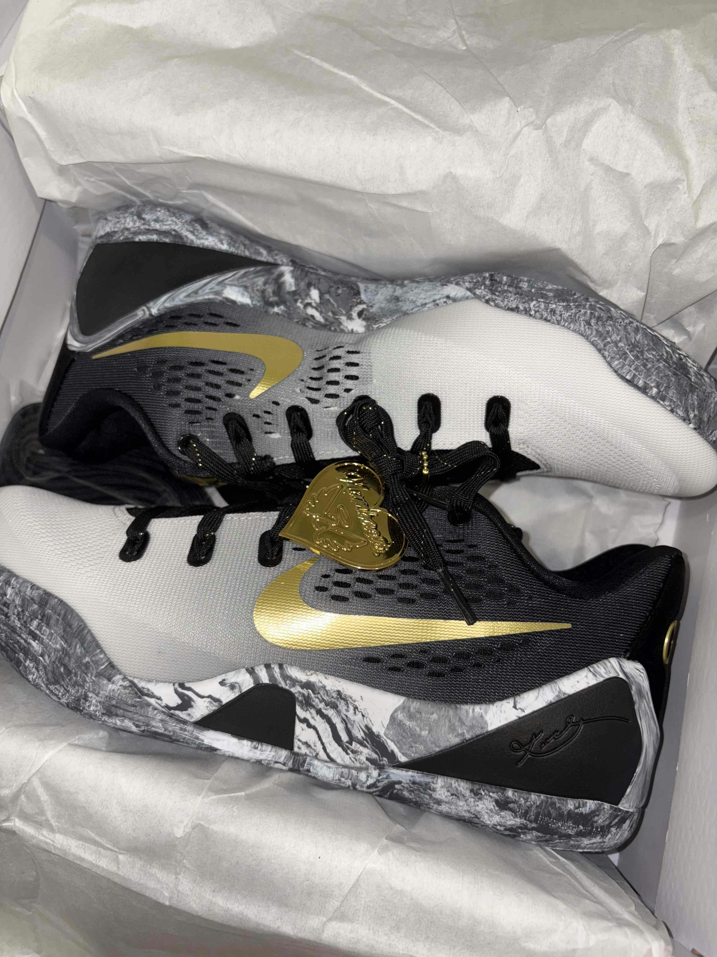 Nike Kobe 9 EM Protro 'Mambacita' FZ7333-002