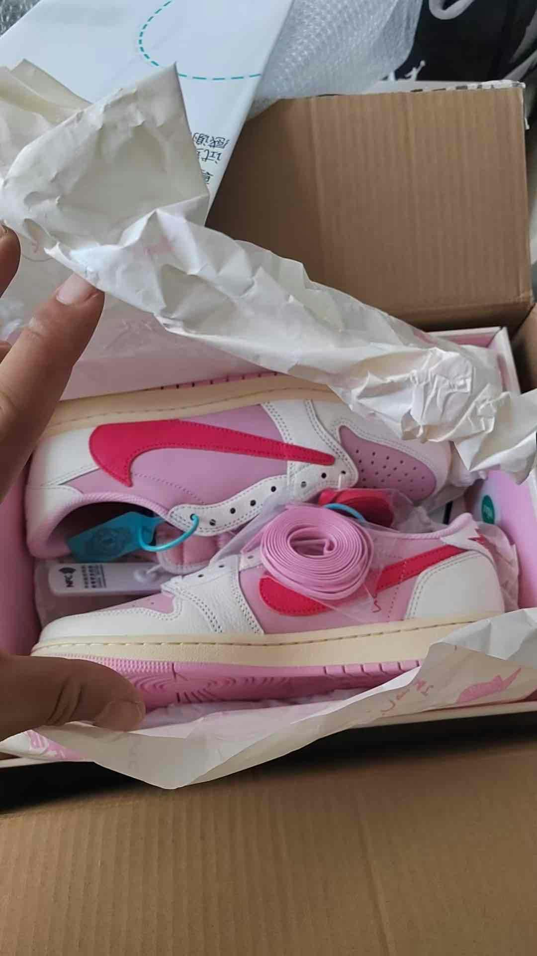 Travis Scott x Air Jordan Air 1 Retro Low OG 'Sail Tropical Pink' IQ7604-101