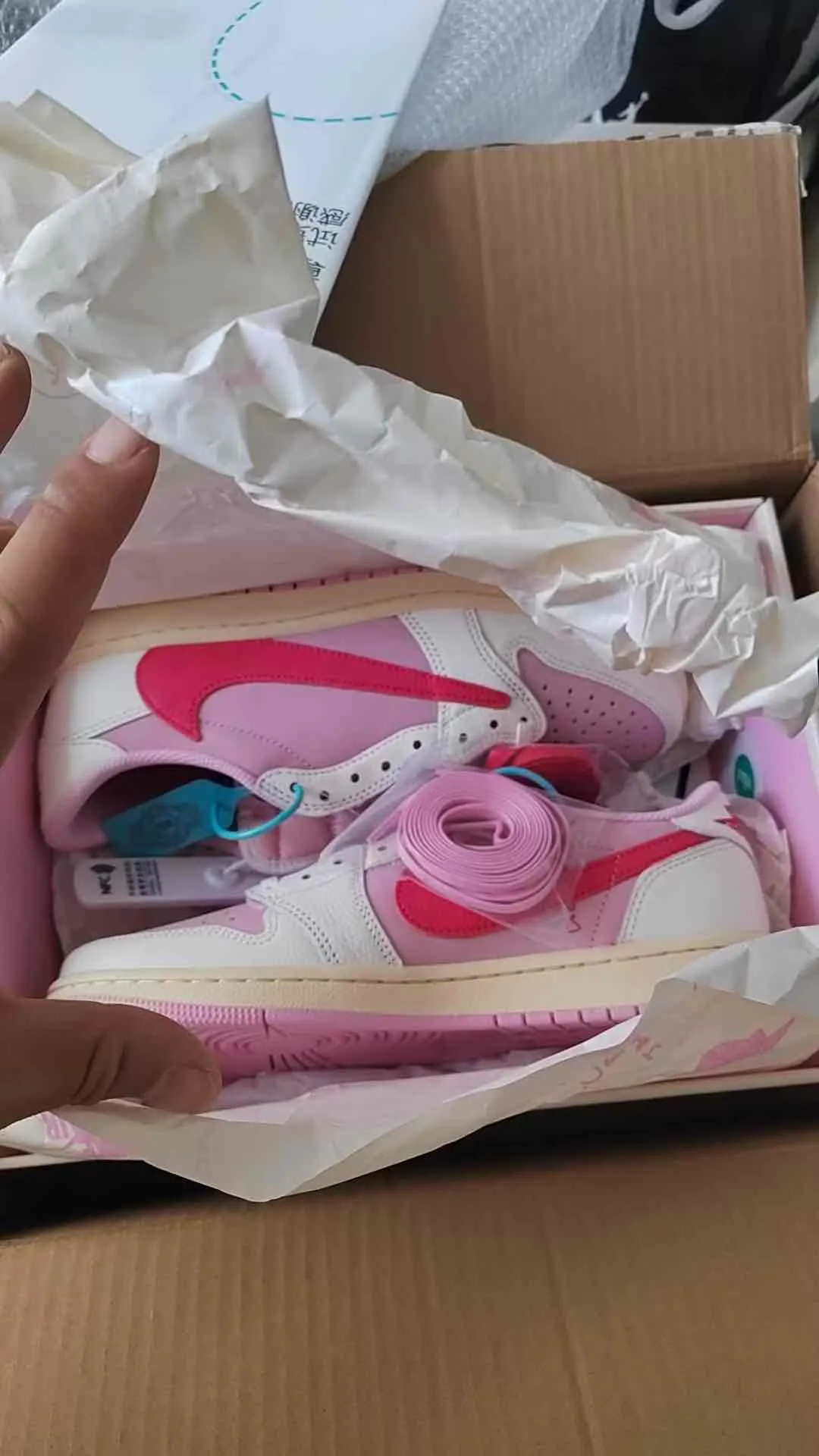 Travis Scott x Air Jordan Air 1 Retro Low OG 'Sail Tropical Pink' IQ7604-101
