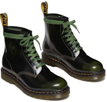 Dr. Martens 1460 8 Lubang x The Clash 'Hitam Hijau Tentera' 28000342 Lookbook Dr. Martens 1460 8 Lubang x The Clash 'Hitam Hijau Tentera' 28000342