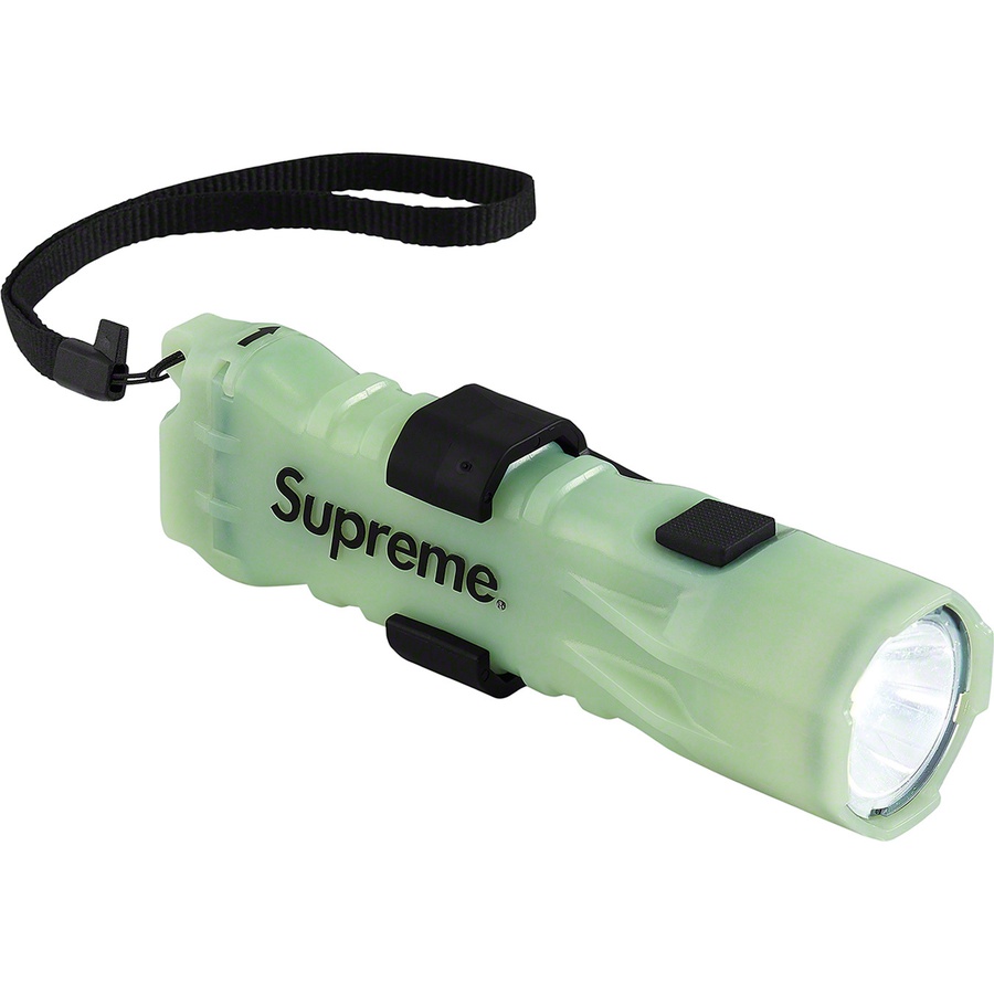supreme pelican flashlight