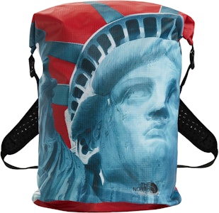 Supreme x The North Face Mochila Impermeable Estatua de la Libertad Roja Lookbook Supreme x The North Face Mochila Impermeable Estatua de la Libertad Roja