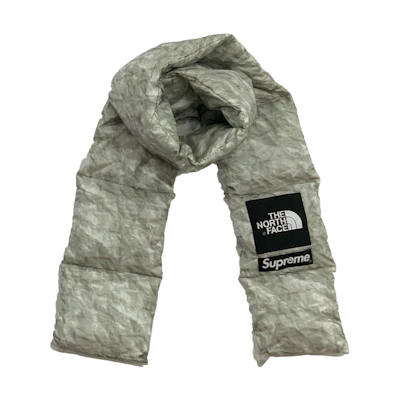 Supreme TNF Paper Print 700 ‘Fill Down Scarf Paper Print