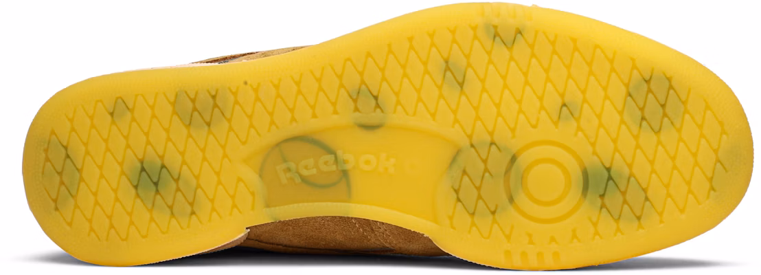 Tom & Jerry x Reebok Club C Revenge Low 'Jerry' Sneakers FW4632 Shop Tom & Jerry x Reebok Club C Revenge Low 'Jerry' Sneakers FW4632