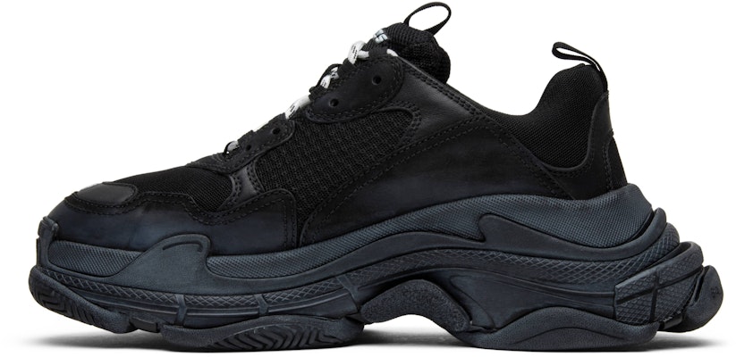 Balenciaga Triple S Trainer 'Triple Black' 2018 Kasut Lelaki Balenciaga. 512176 W09O1 1000 Lookbook Balenciaga Triple S Trainer 'Triple Black' 2018 Kasut Lelaki Balenciaga. 512176 W09O1 1000