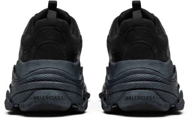 Balenciaga Triple S Trainer 'Triple Black' 2018 Sepatu Pria 512176 W09O1 1000 Details for Balenciaga Triple S Trainer 'Triple Black' 2018 Sepatu Pria 512176 W09O1 1000
