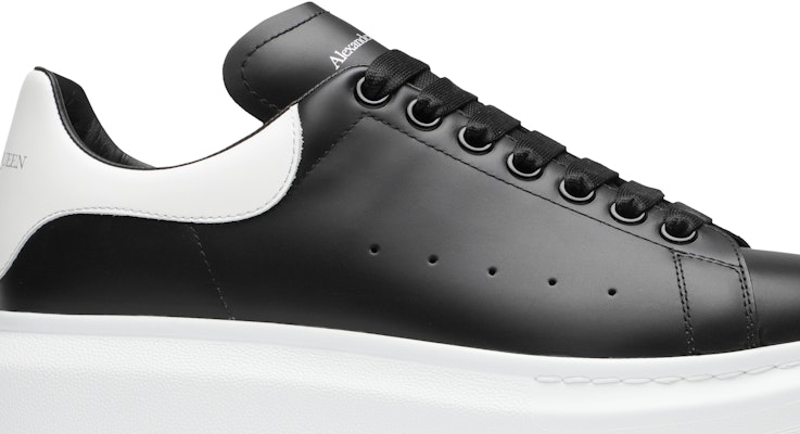 is bag Knogle Alexander McQueen Oversized Sneaker 'Black White' (WMNS) - 553770WHGP51070  - Novelship