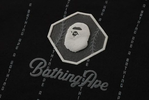 BAPE Krew Leher Bulat Jalur Teks Hitam Purchase BAPE Krew Leher Bulat Jalur Teks Hitam