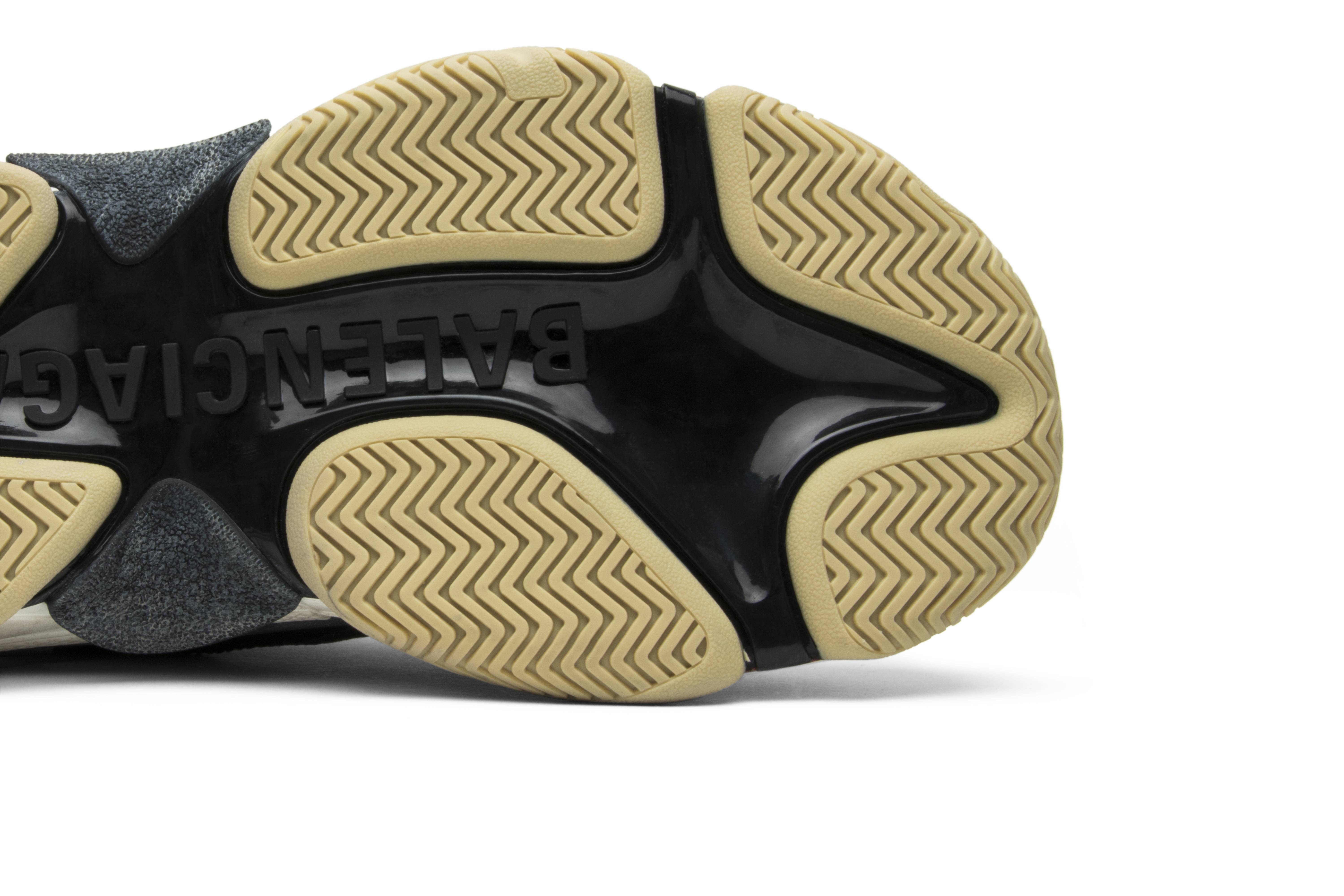 Purchase 巴黎世家 Triple S 黑色運動鞋（2018）512175-W09O1-1000