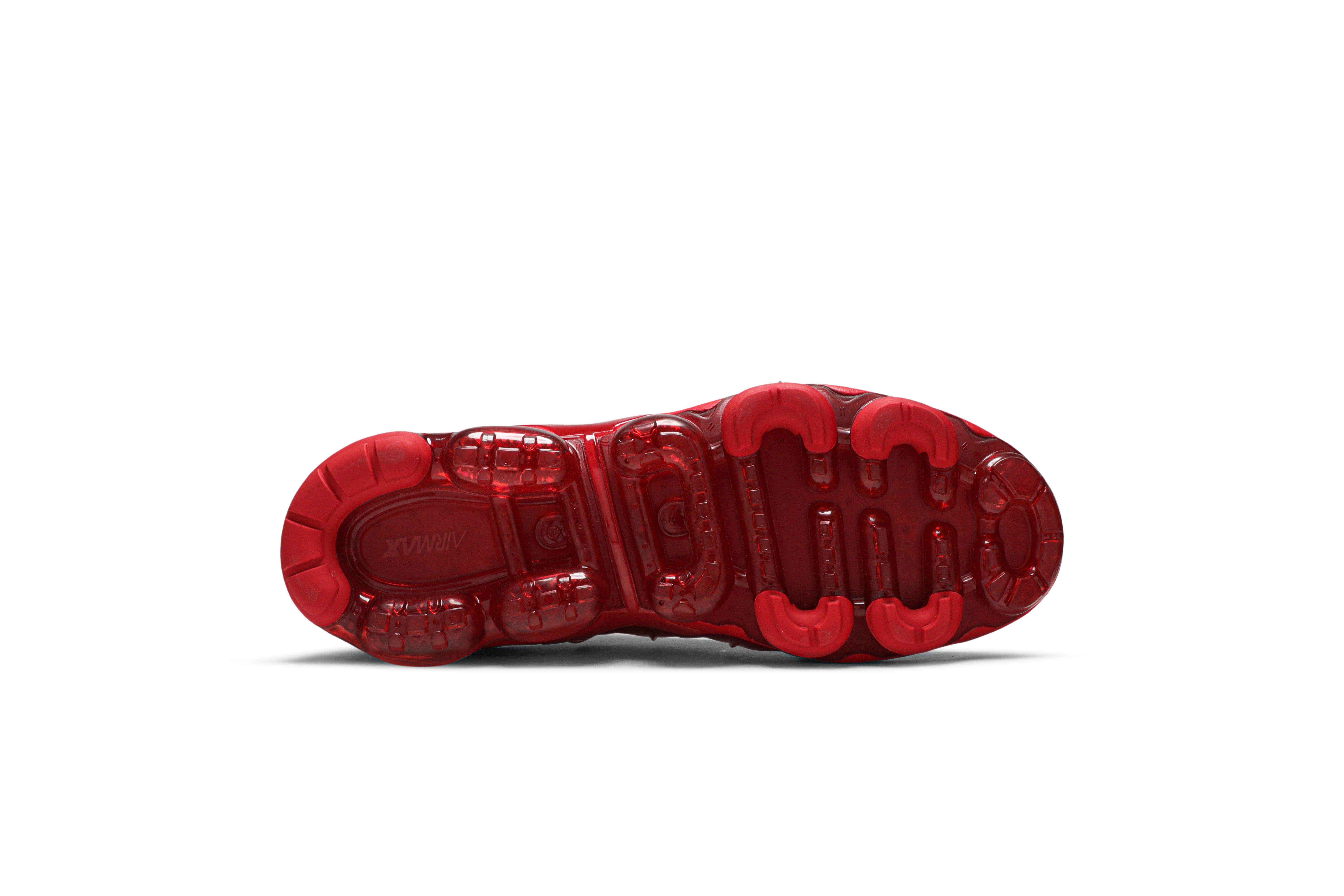 nike air vapormax plus triple red