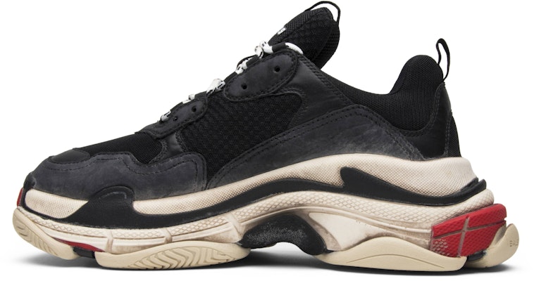 발렌시아가 트리플 S 블랙레드 (Balenciaga Triple S Black Red) 483513 W06E1 1000 Lookbook 발렌시아가 트리플 S 블랙레드 (Balenciaga Triple S Black Red) 483513 W06E1 1000