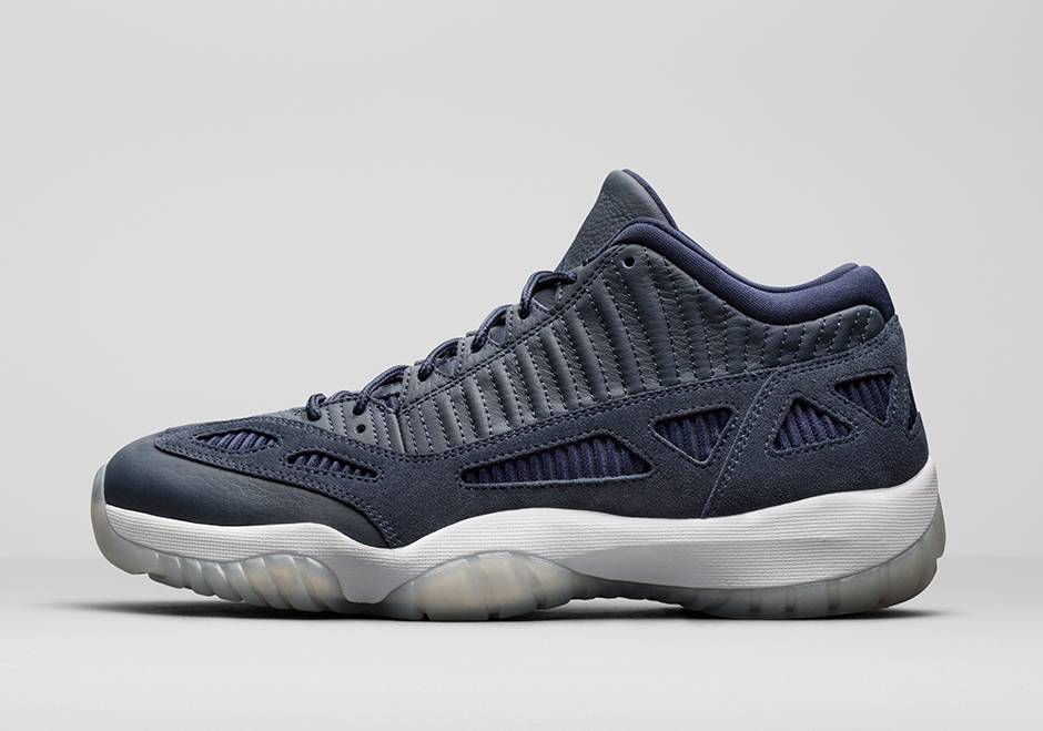 Air Jordan 11 Retro Low IE 'Obsidian'