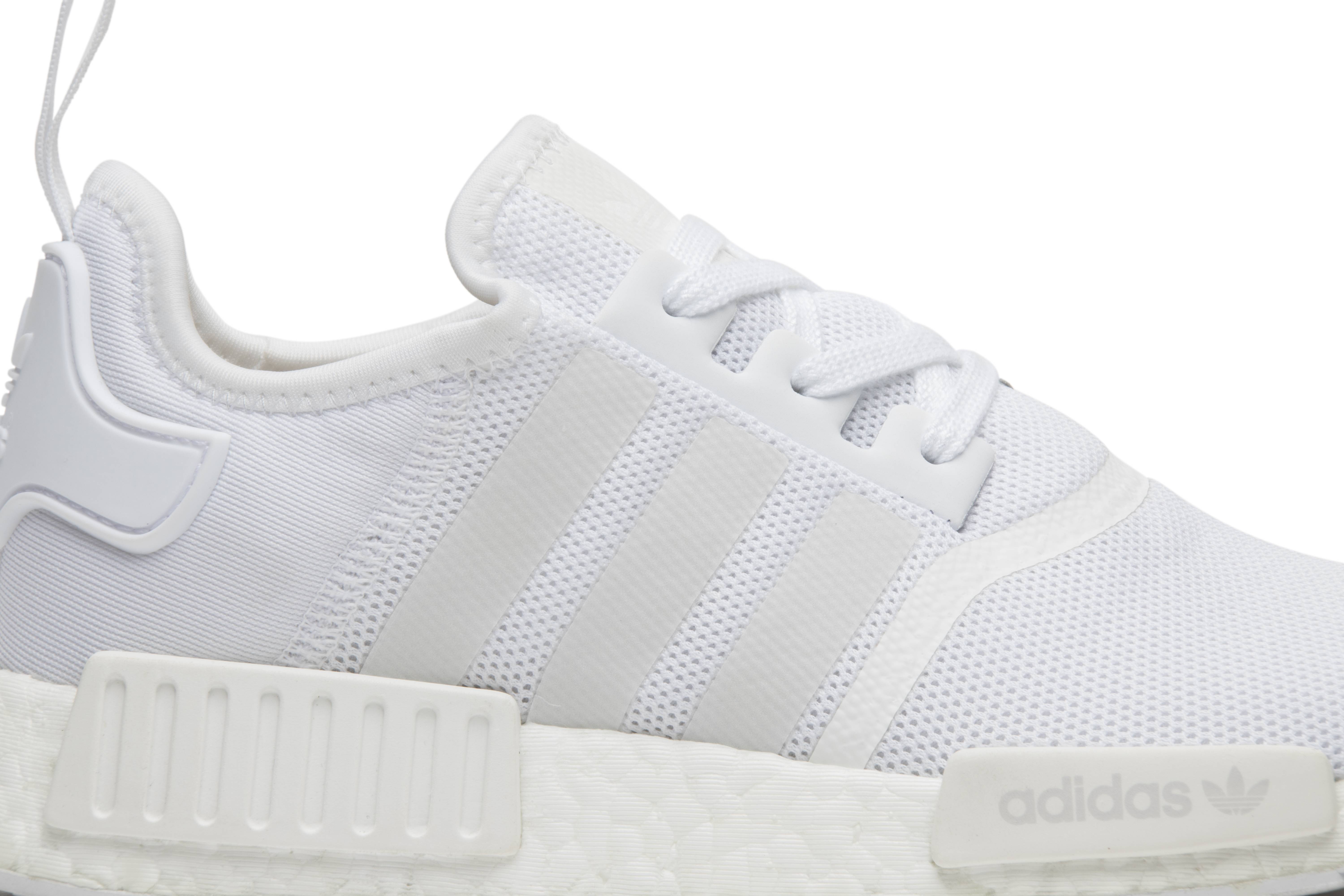 nmd r1 triple white