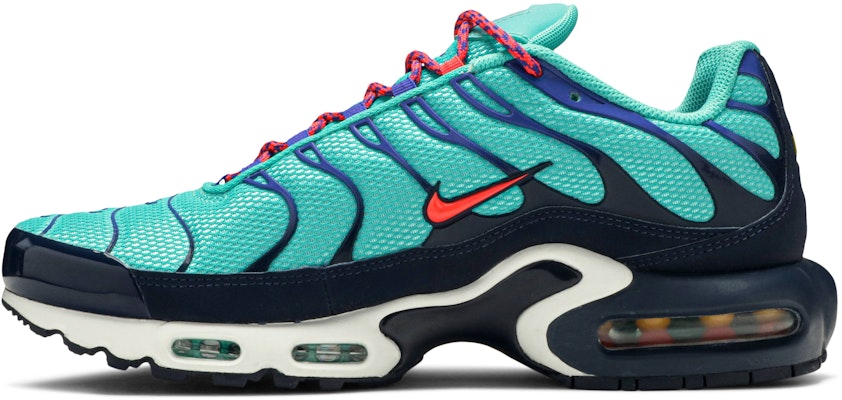 Nike Air Max Plus Discover Your Air AV7940-300 Lookbook Nike Air Max Plus Discover Your Air AV7940-300