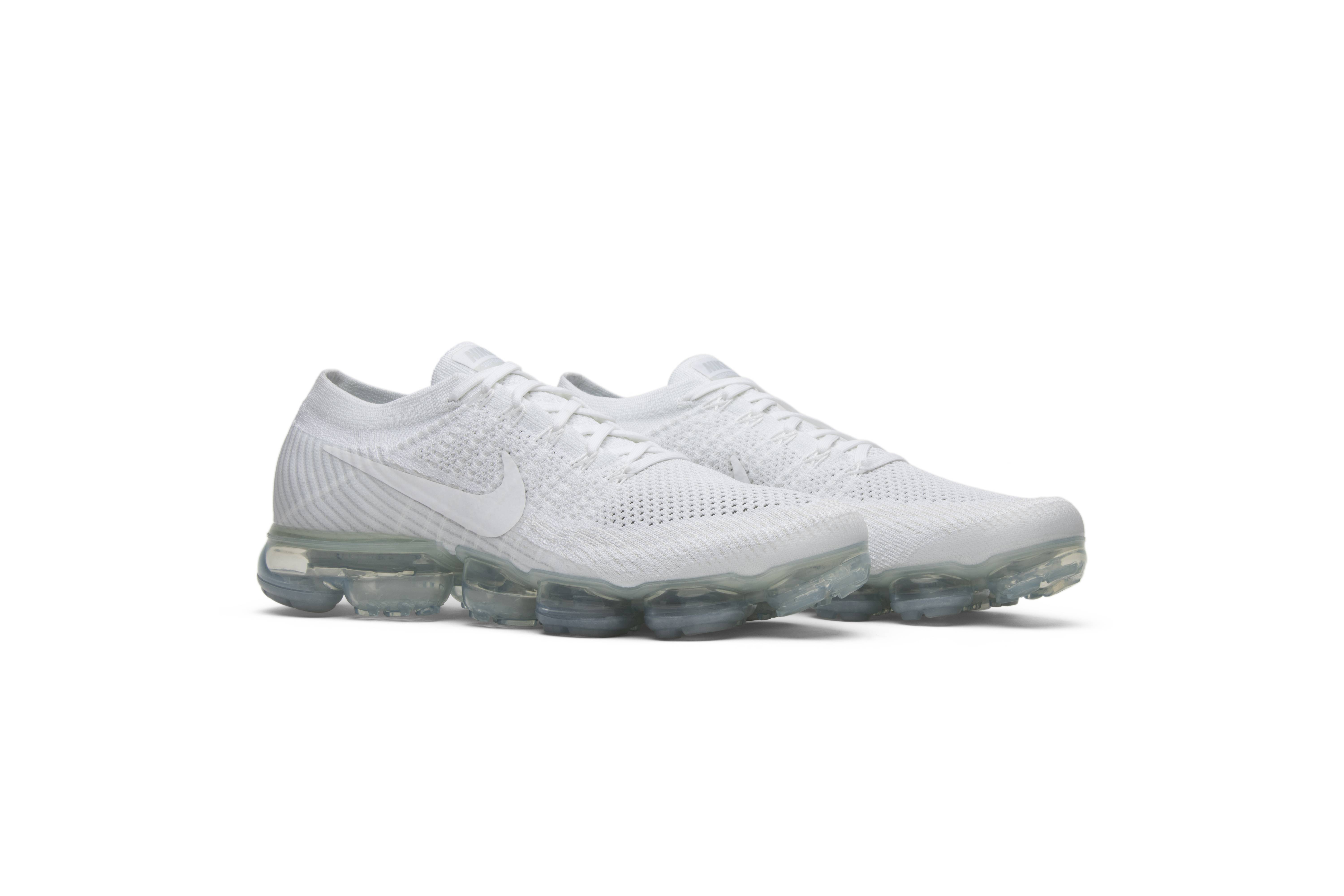 nike air vapormax white christmas
