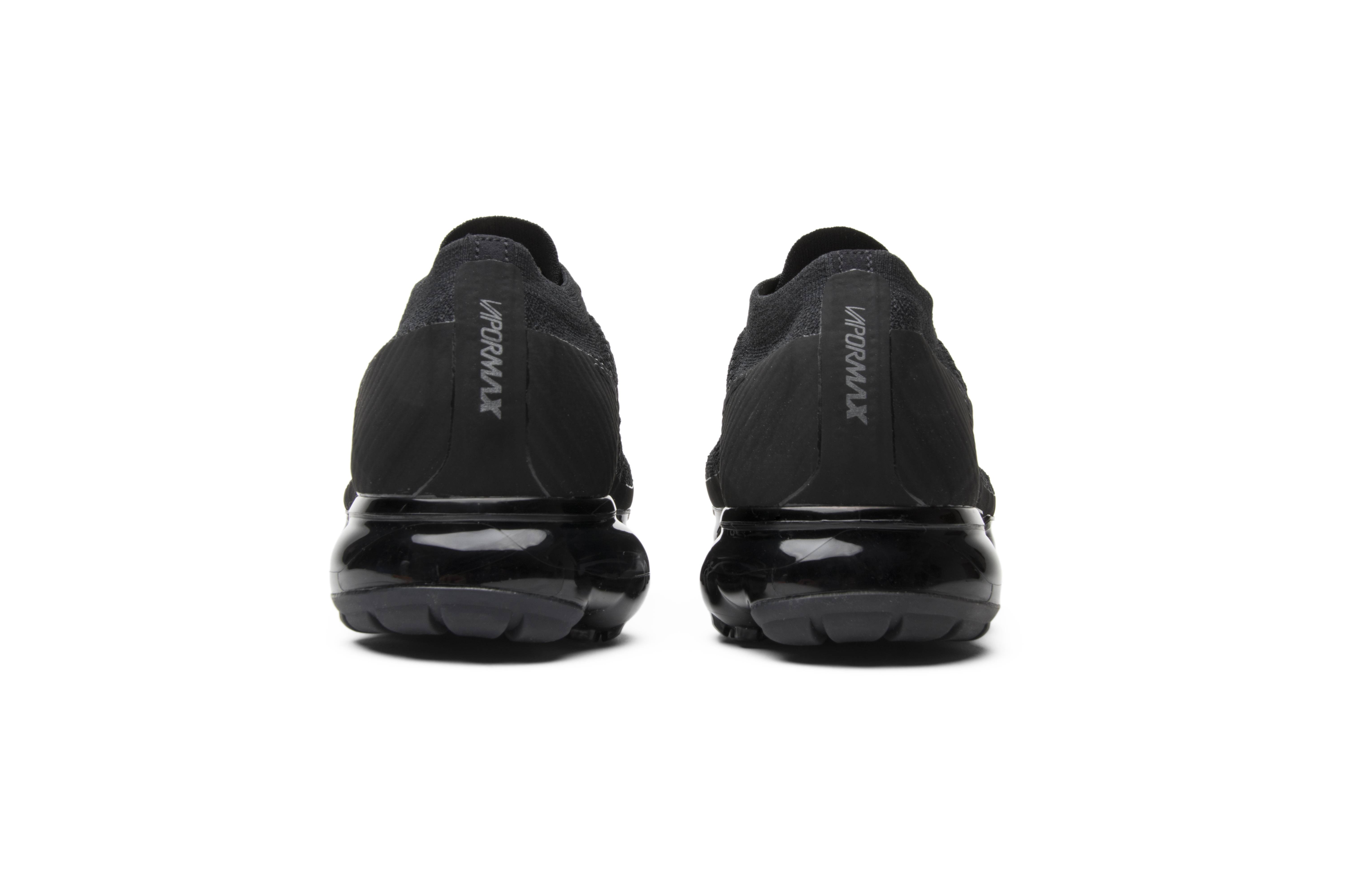 air vapormax triple black 2.0