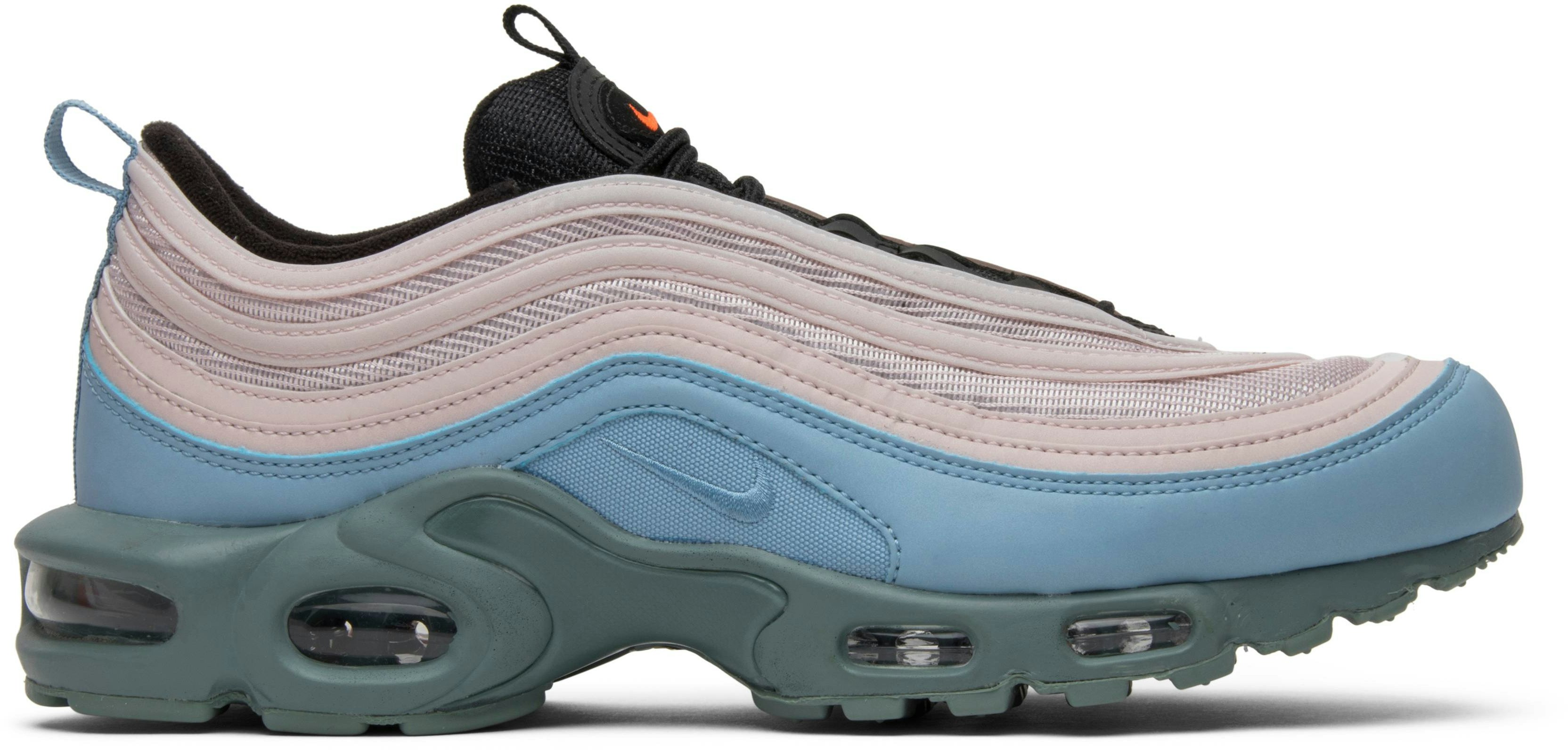 Nike air max plus layer cake outlet