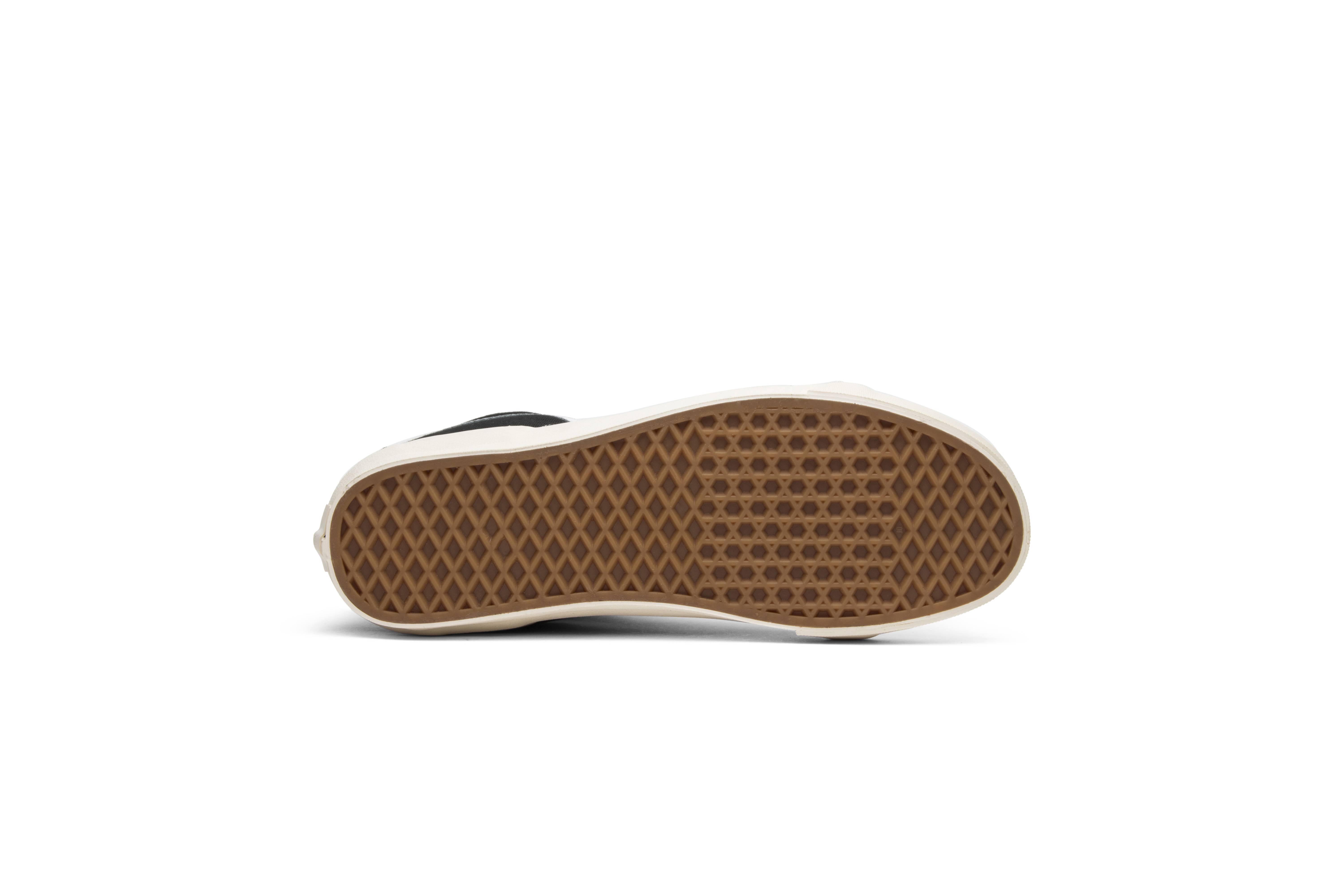 Shop Fear of God x Vans SK8-Hi復刻 (or FOG x Vans SK8-Hi復刻) VN0A2XS1ML5