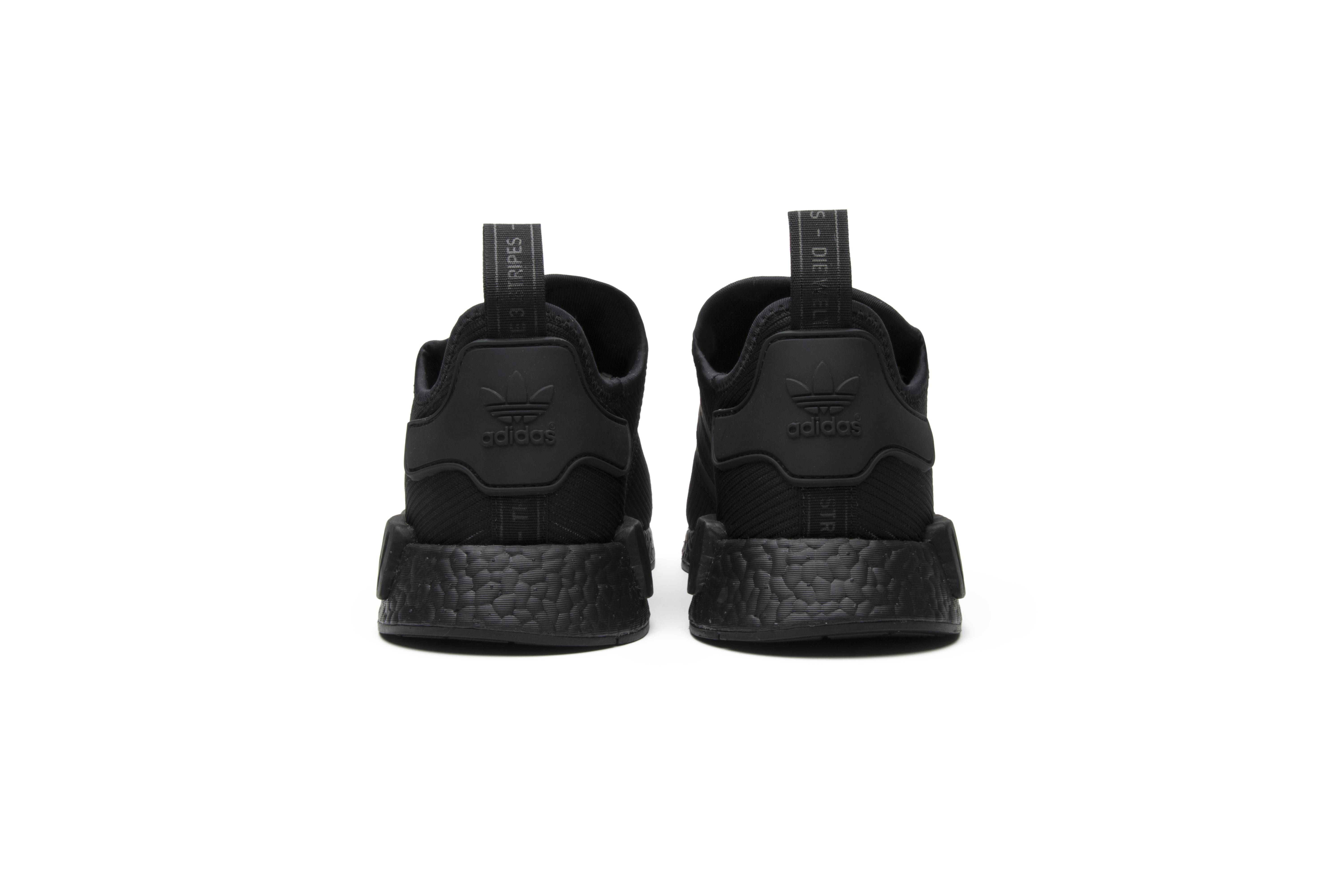 adidas nmd r1 triple black reflective