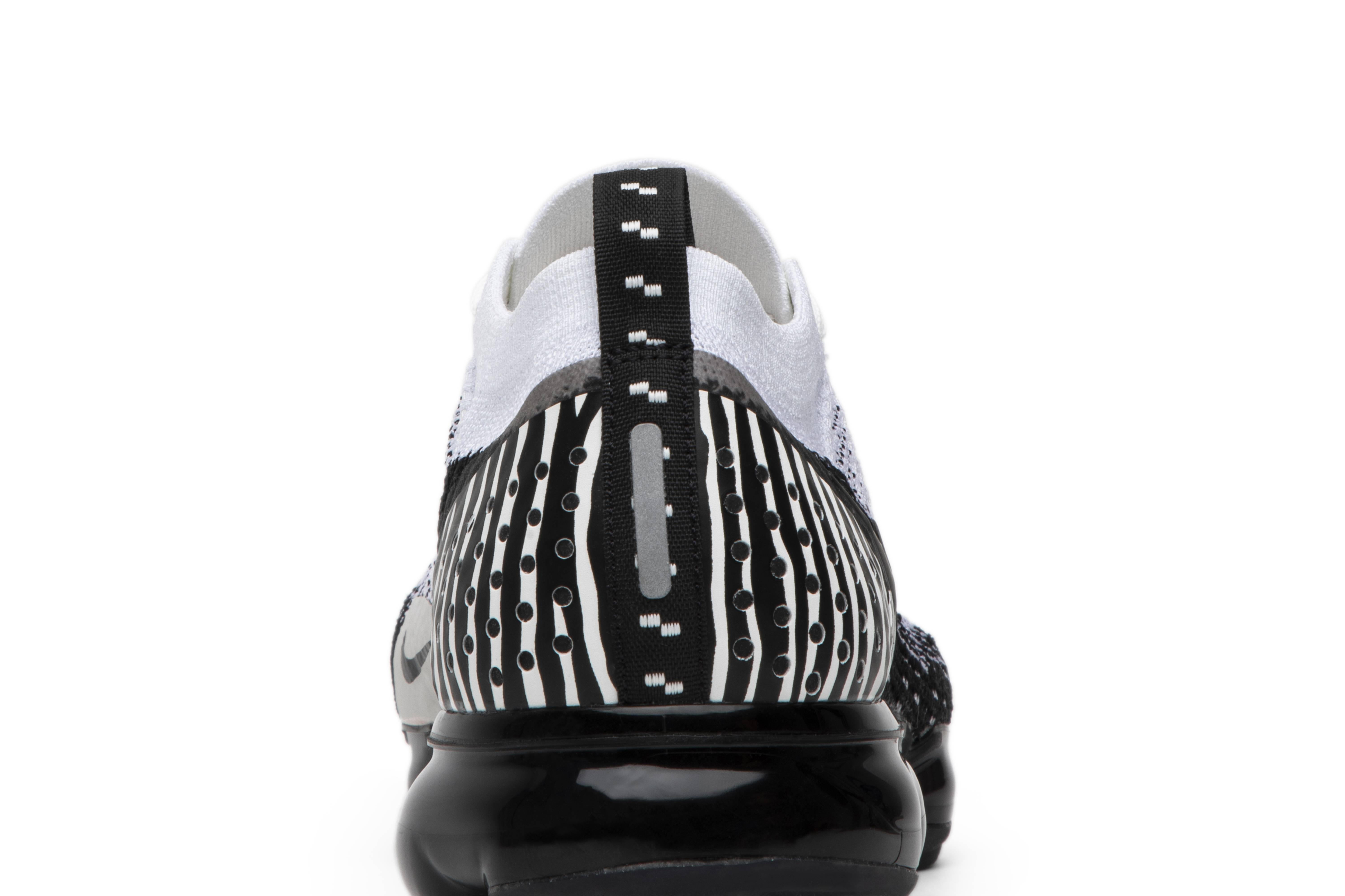 vapormax 2 zebra
