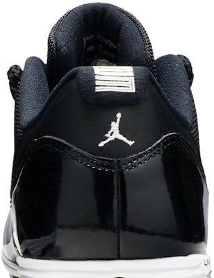 Kasut Air Jordan 11 Retro Low TD Cleat 'Space Jam' AO1560-011 Sizing Kasut Air Jordan 11 Retro Low TD Cleat 'Space Jam' AO1560-011