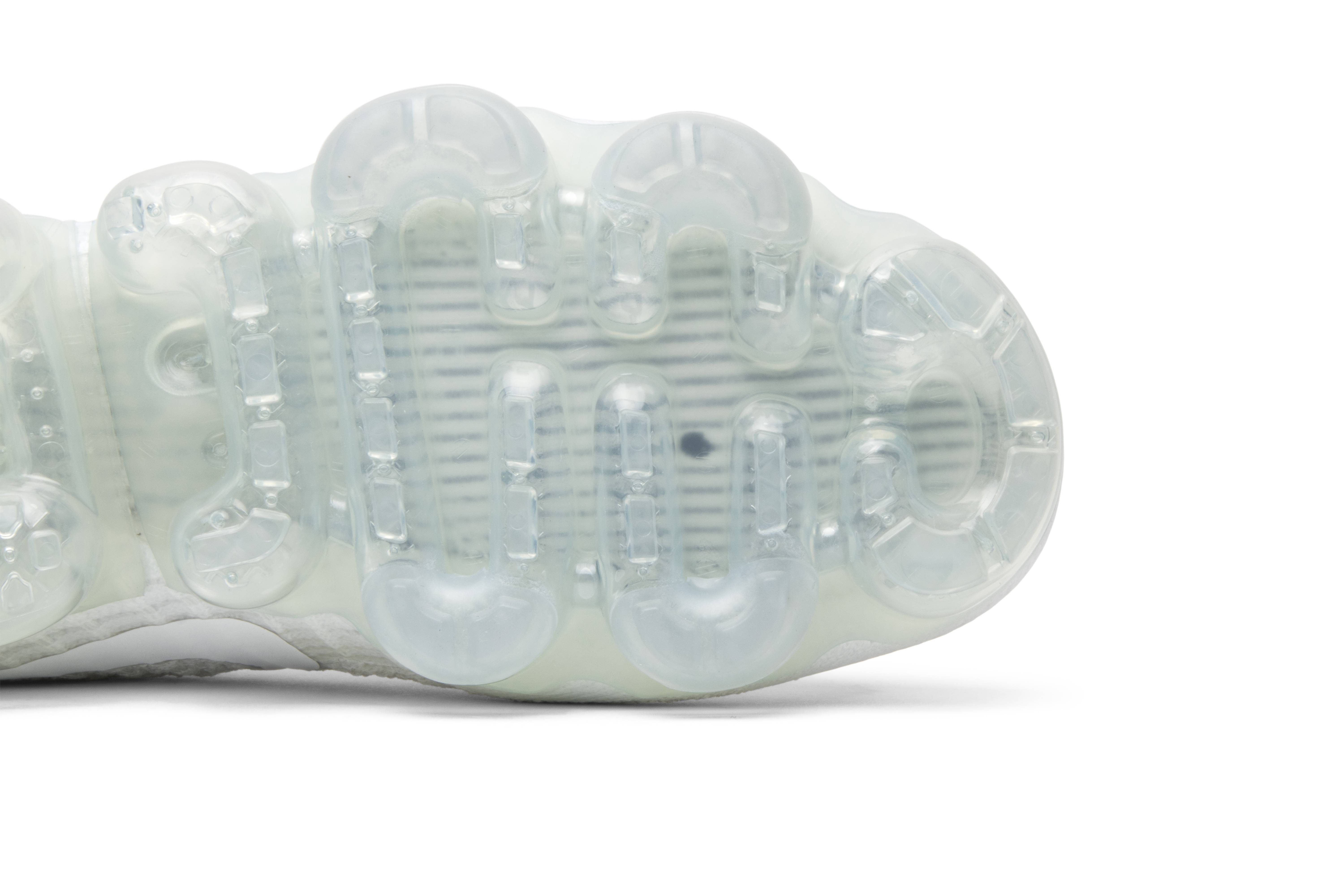 vapormax triple white