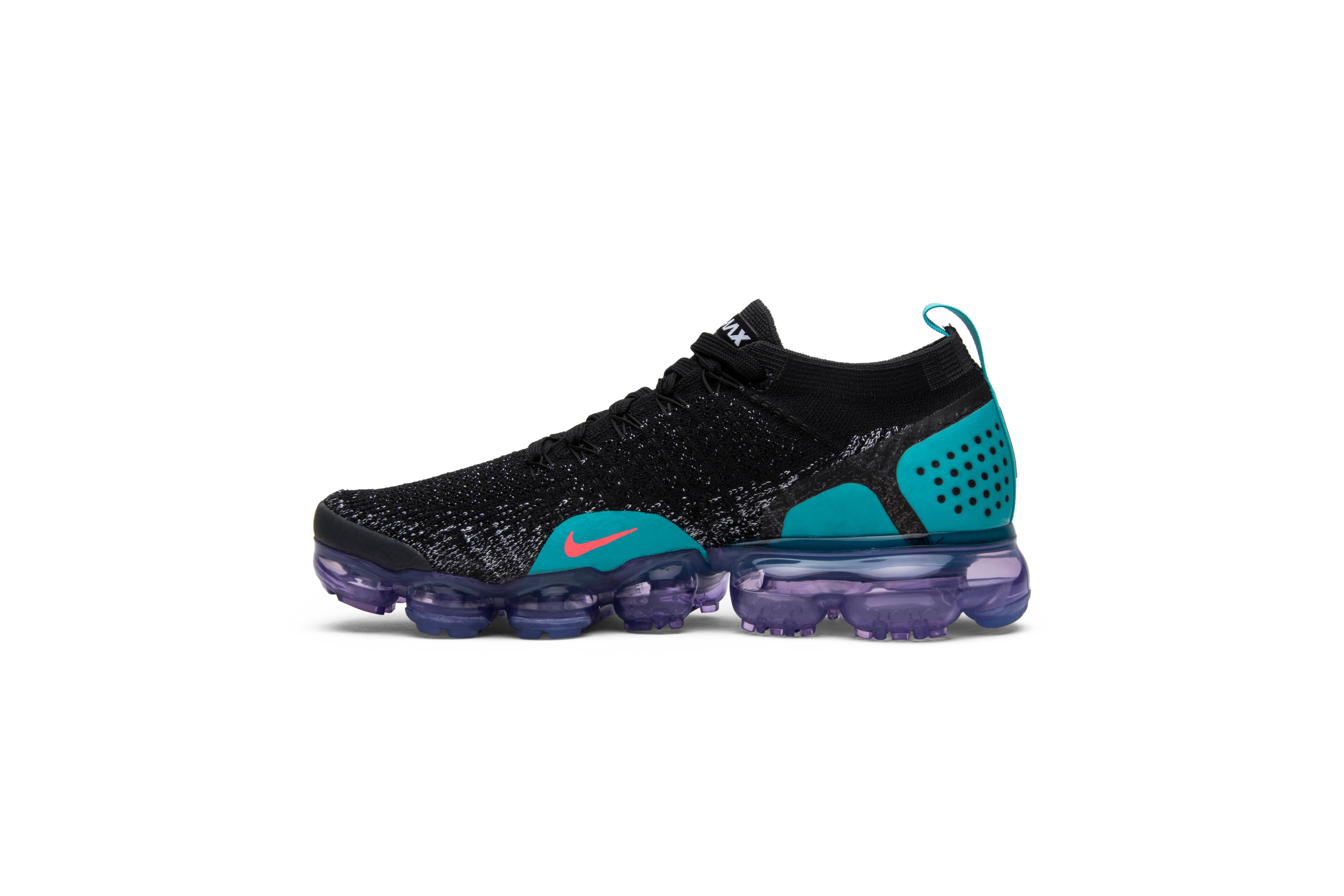 air vapormax 2.0 black hot punch