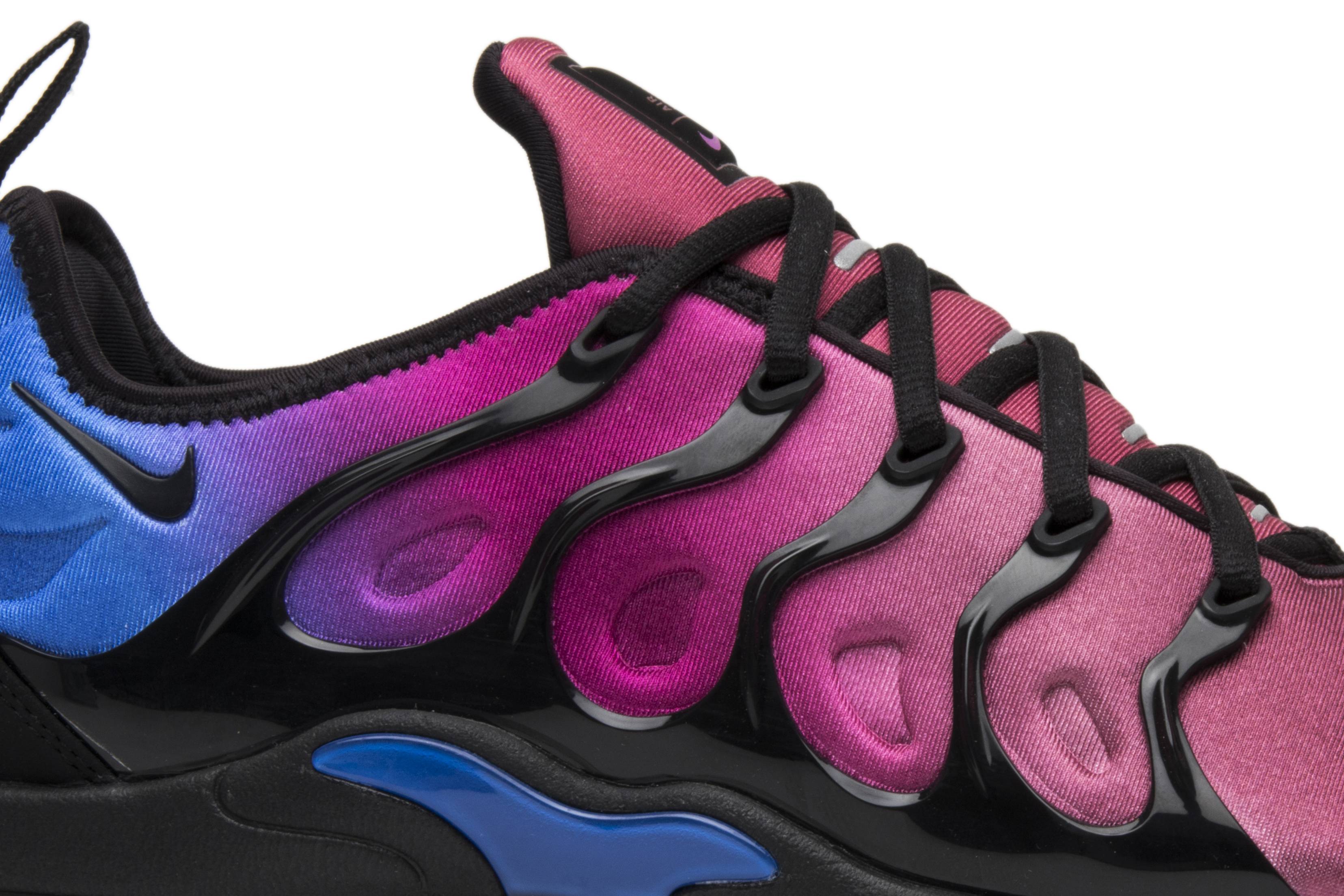 air vapormax plus black team red hyper violet