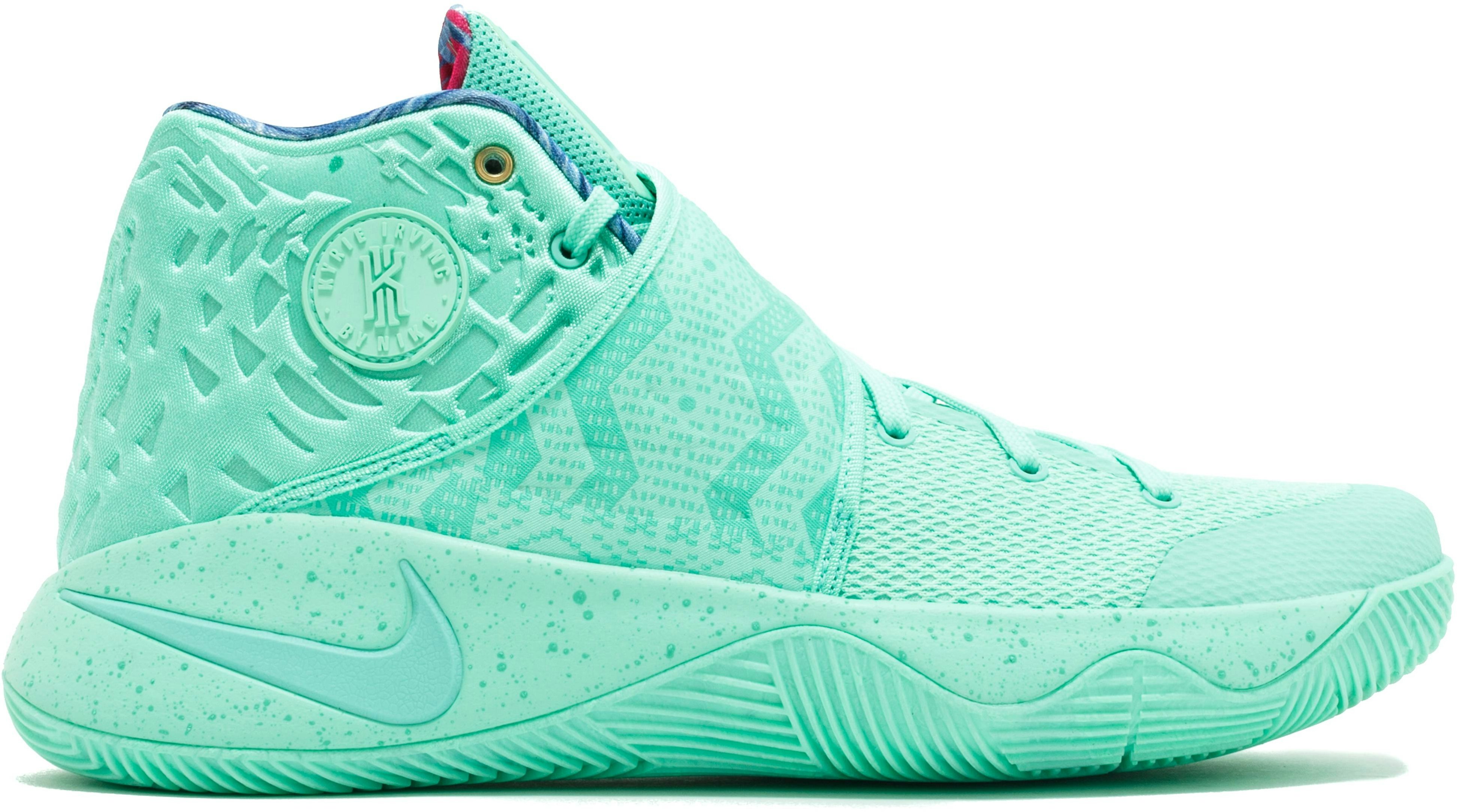 Kyrie 4 2025 two different colors