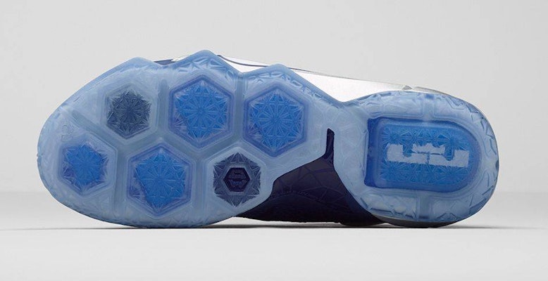 나이키 르브론 12 "만약에" 🏀✨ (Nike LeBron 12 "What If" 🏀✨) 684593-410 Sizing 나이키 르브론 12 "만약에" 🏀✨ (Nike LeBron 12 "What If" 🏀✨) 684593-410