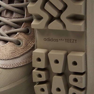 (Women) adidas Yeezy Boot 950 'Moonrock' AQ4836 Sizing (Women) adidas Yeezy Boot 950 'Moonrock' AQ4836