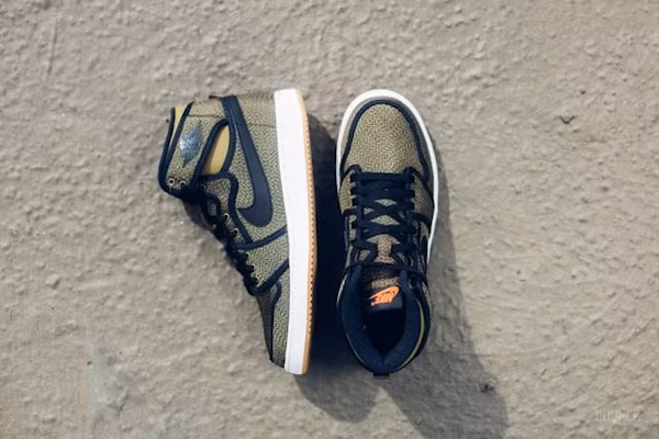 Air Jordan 1 Retro KO Milita Green 638471-008 Lookbook Air Jordan 1 Retro KO Milita Green 638471-008