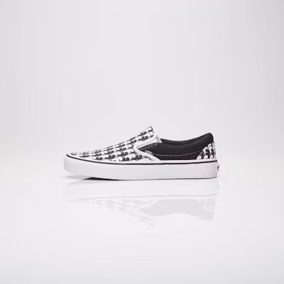 반스 X 칼 라거펠트 클래식 슬립온 블랙 화이트 VN0A38F7OEK Lookbook 반스 X 칼 라거펠트 클래식 슬립온 블랙 화이트 VN0A38F7OEK