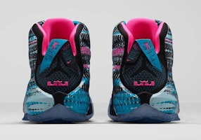 耐克LeBron 12 23染色體款篮球鞋 684593-006 Purchase 耐克LeBron 12 23染色體款篮球鞋 684593-006