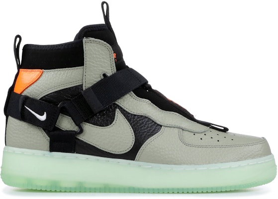 Air force 1 utility mid best sale sneaker