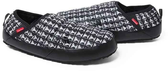 Supreme x The North Face Traction Mule 'Black Studded Print' 2021 Bantalan Hitam Buy Supreme x The North Face Traction Mule 'Black Studded Print' 2021 Bantalan Hitam