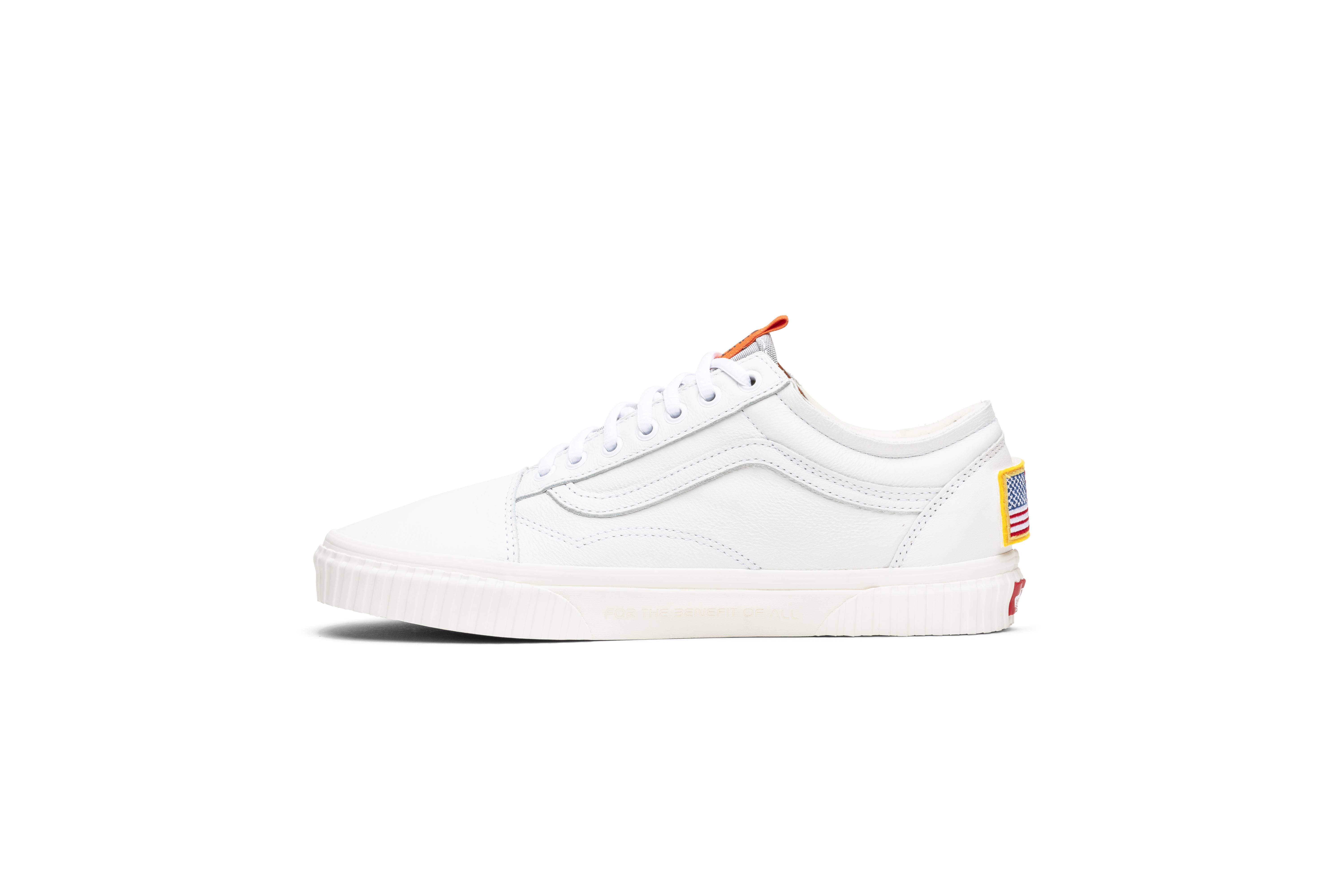 Lookbook NASA x Vans Old Skool 'Voyaje Espacial' VN0A38G1UP9