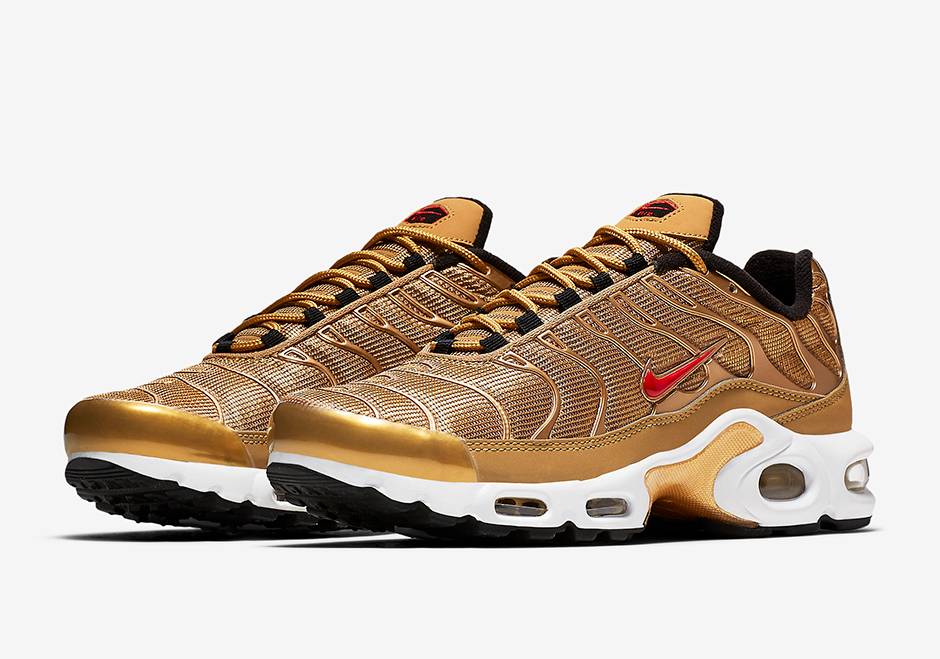 nike air max plus qs gold