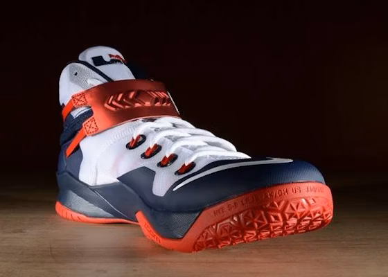 Nike Zoom LeBron Soldier 8 'USA' Sepatu Olahraga Pria 653641-114 Shop Nike Zoom LeBron Soldier 8 'USA' Sepatu Olahraga Pria 653641-114