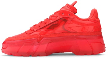 (女性) Cardi B x Reebok Club C 'Instinct Red' FZ4932 Lookbook (女性) Cardi B x Reebok Club C 'Instinct Red' FZ4932